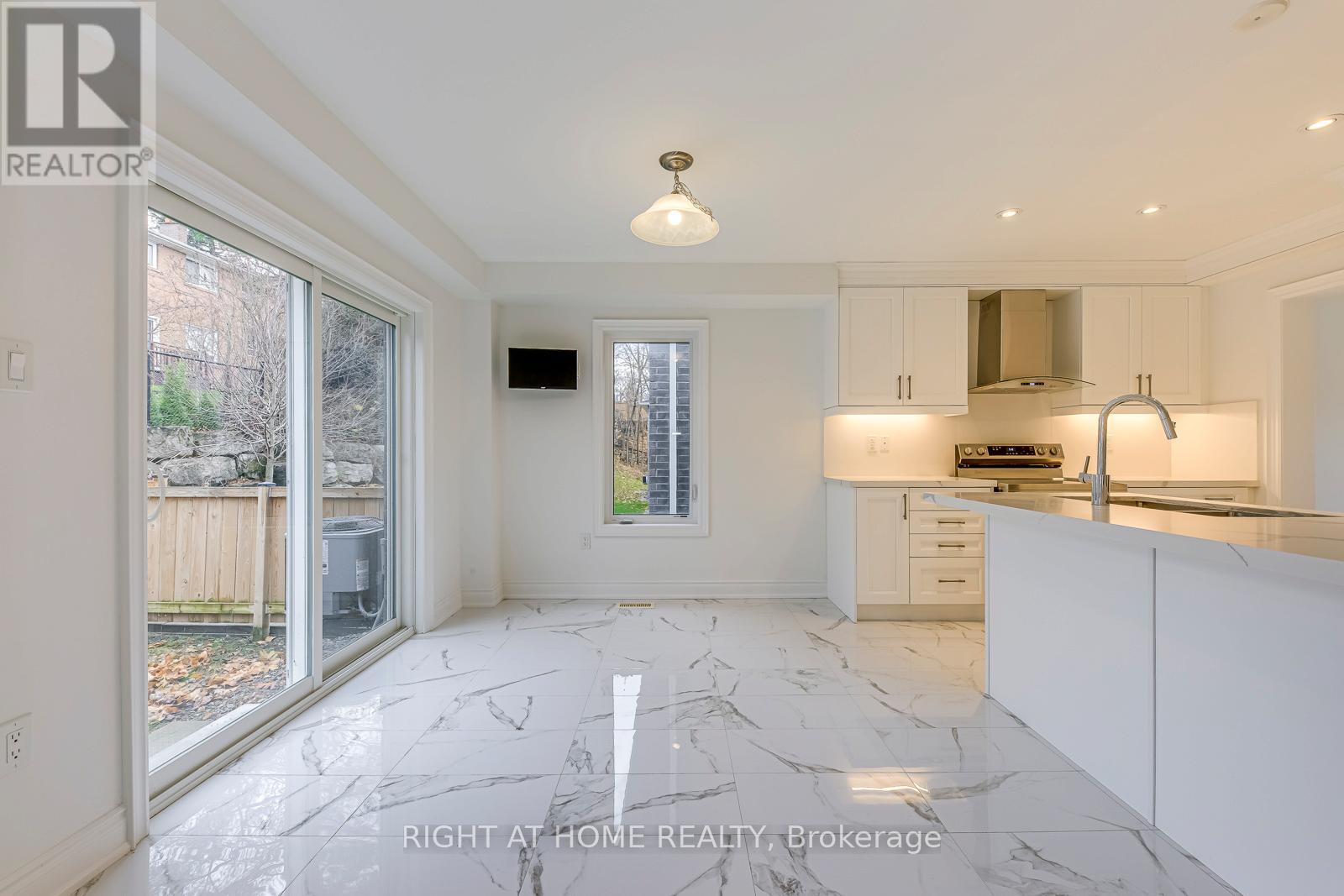 2581 Islington Avenue, Toronto, Ontario  M9V 4A2 - Photo 13 - W12581464