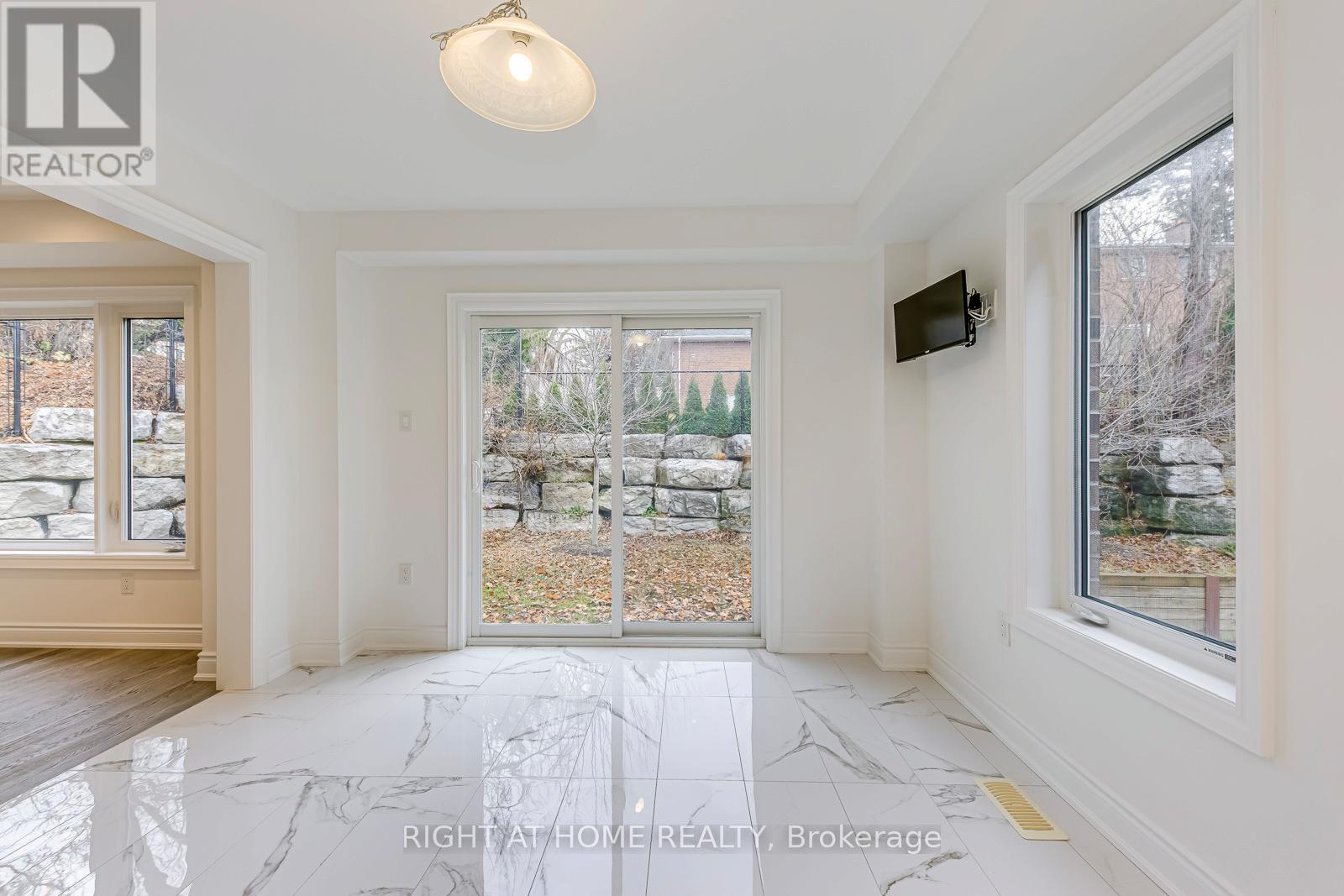 2581 Islington Avenue, Toronto, Ontario  M9V 4A2 - Photo 14 - W12581464