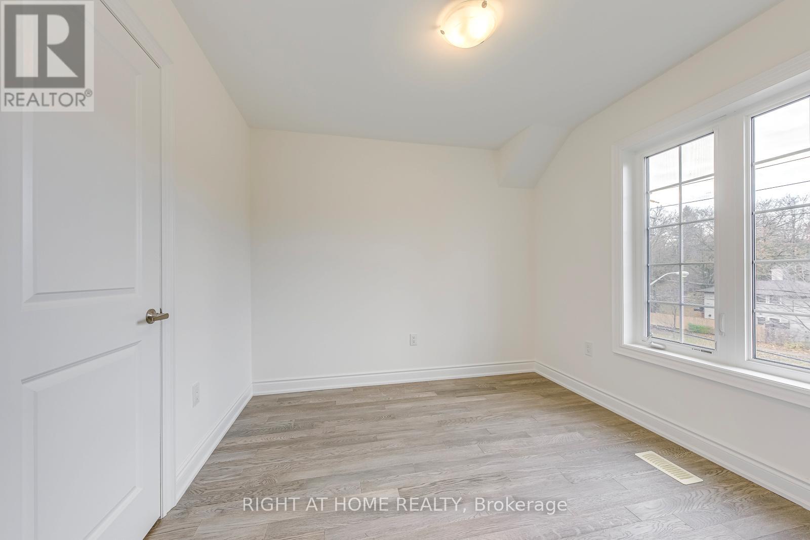 2581 Islington Avenue, Toronto, Ontario  M9V 4A2 - Photo 32 - W12581464