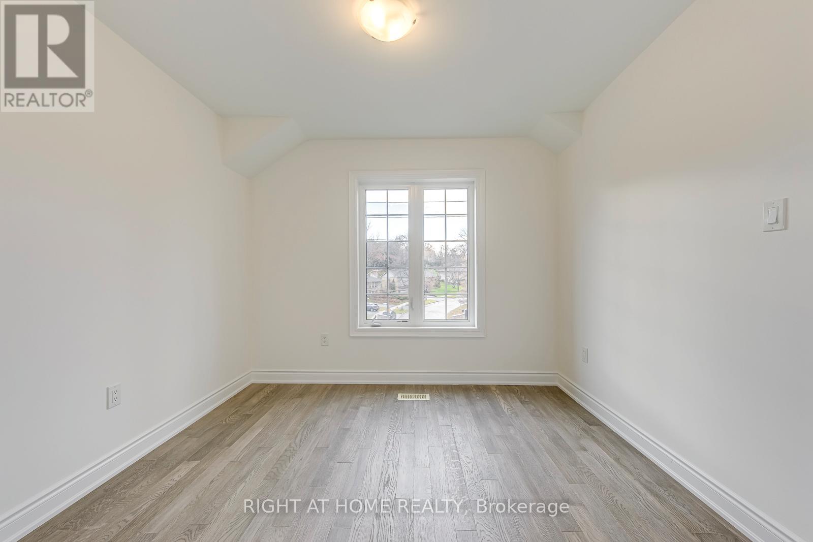 2581 Islington Avenue, Toronto, Ontario  M9V 4A2 - Photo 33 - W12581464