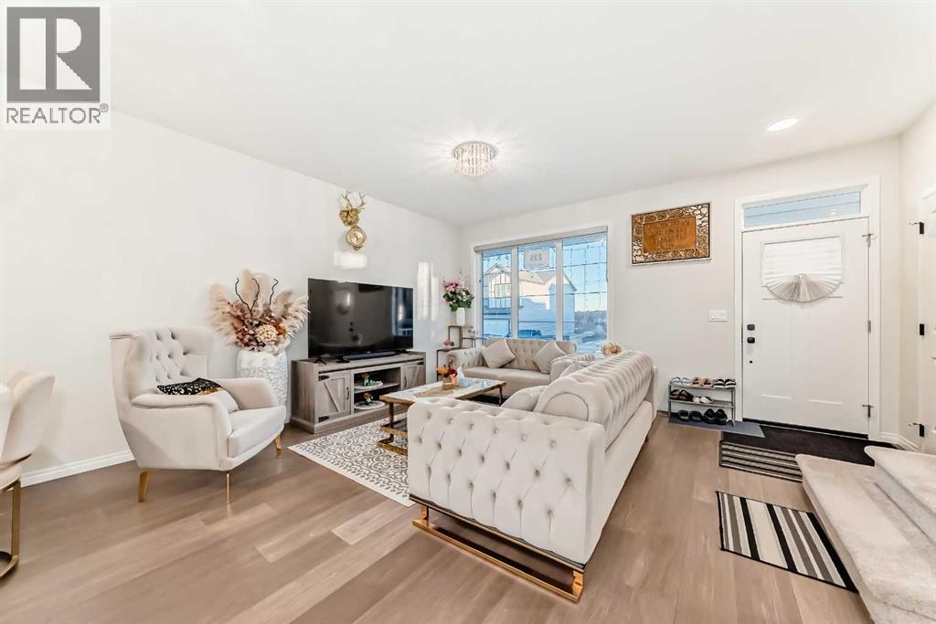 235 Cornerbrook Road Ne, Calgary, Alberta  T3N 2J3 - Photo 3 - A2267495