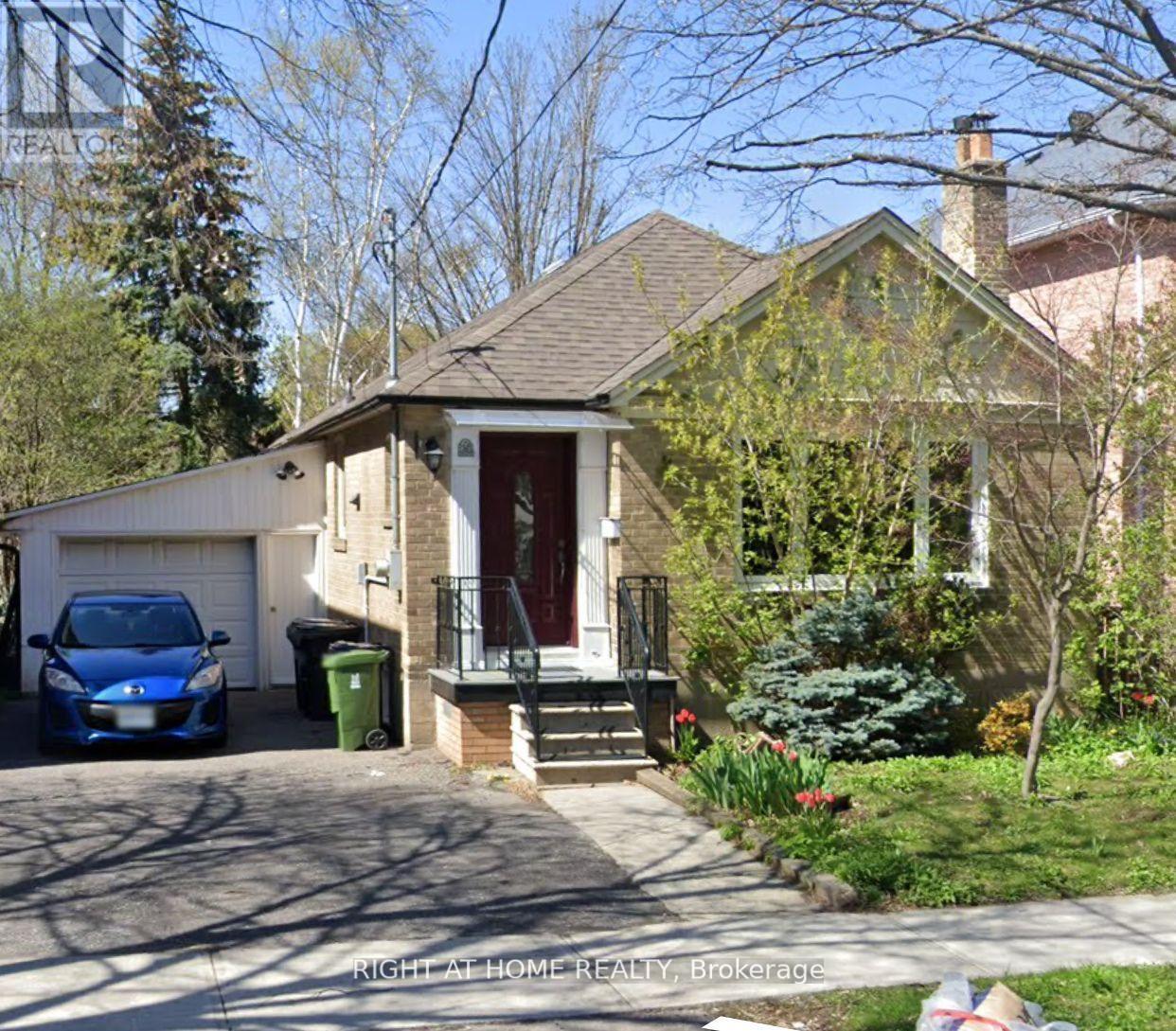 36 NEWTON DRIVE, Toronto, Ontario