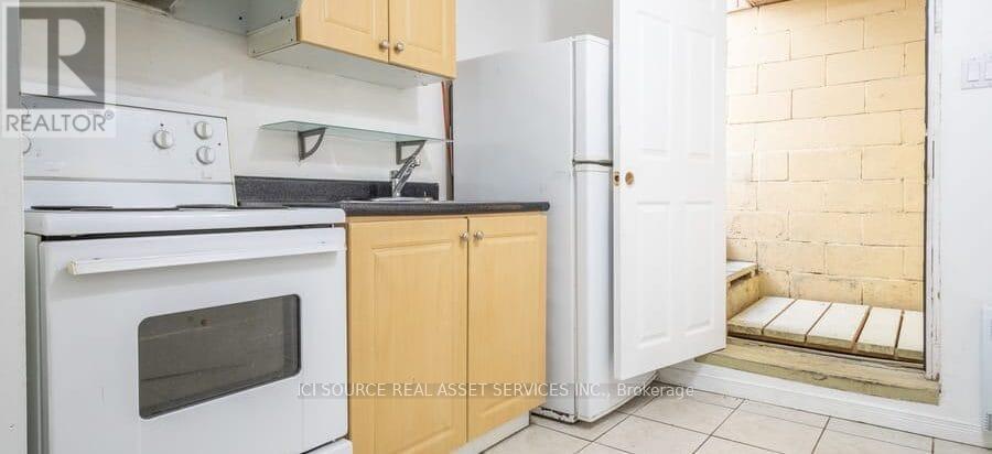 5 - 693 Euclid Avenue, Toronto, Ontario  M6G 2T8 - Photo 2 - C12634728