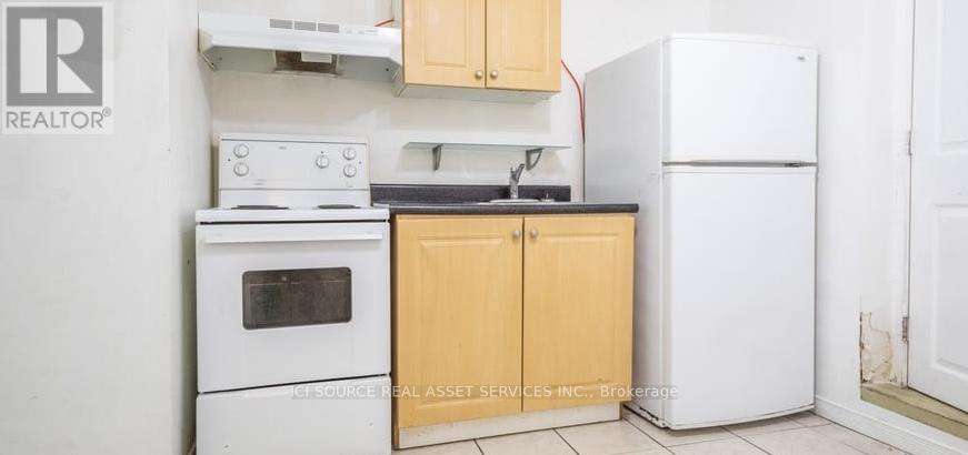 5 - 693 Euclid Avenue, Toronto, Ontario  M6G 2T8 - Photo 3 - C12634728