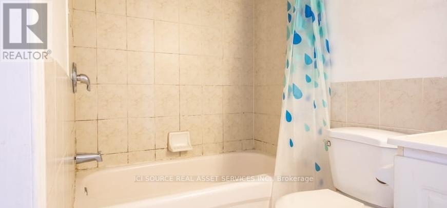 5 - 693 Euclid Avenue, Toronto, Ontario  M6G 2T8 - Photo 4 - C12634728