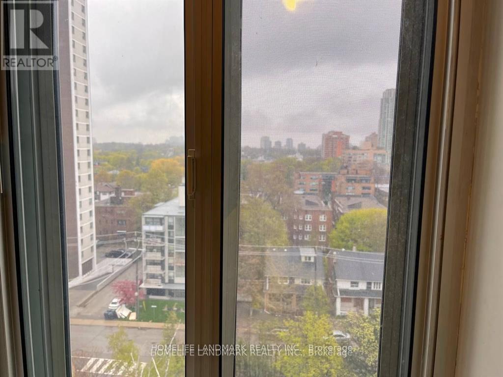 1001 - 15 Maplewood Avenue, Toronto, Ontario  M6C 4B4 - Photo 10 - C12634766