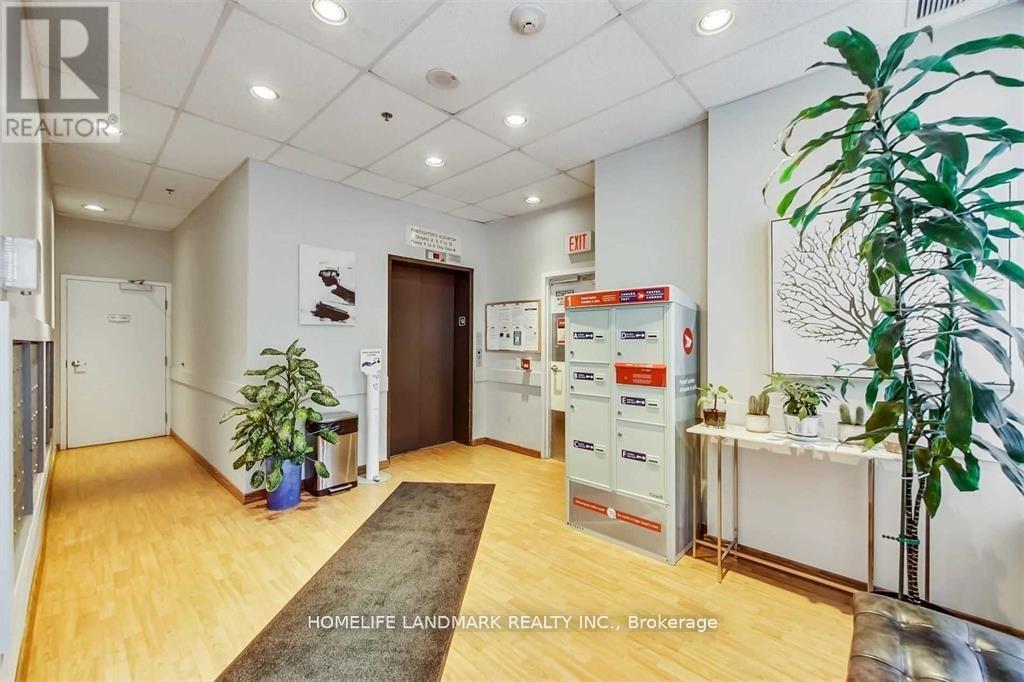 1001 - 15 Maplewood Avenue, Toronto, Ontario  M6C 4B4 - Photo 3 - C12634766