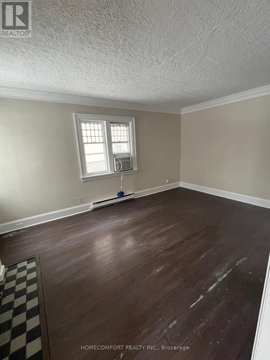 208 Hollywood Avenue, Toronto, Ontario M2N 3K6 - Photo 4 - C12634780