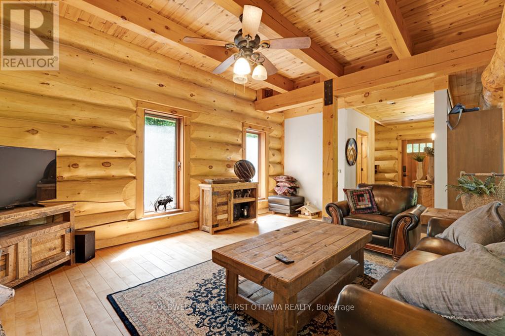 540 Ski Hill Road, Mississippi Mills, Ontario  K0A 2X0 - Photo 11 - X12489644