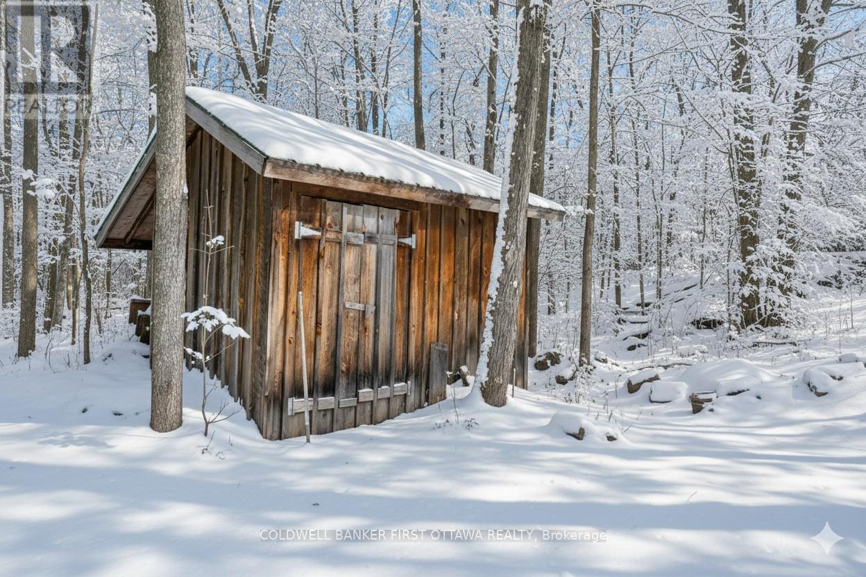 540 Ski Hill Road, Mississippi Mills, Ontario  K0A 2X0 - Photo 4 - X12489644