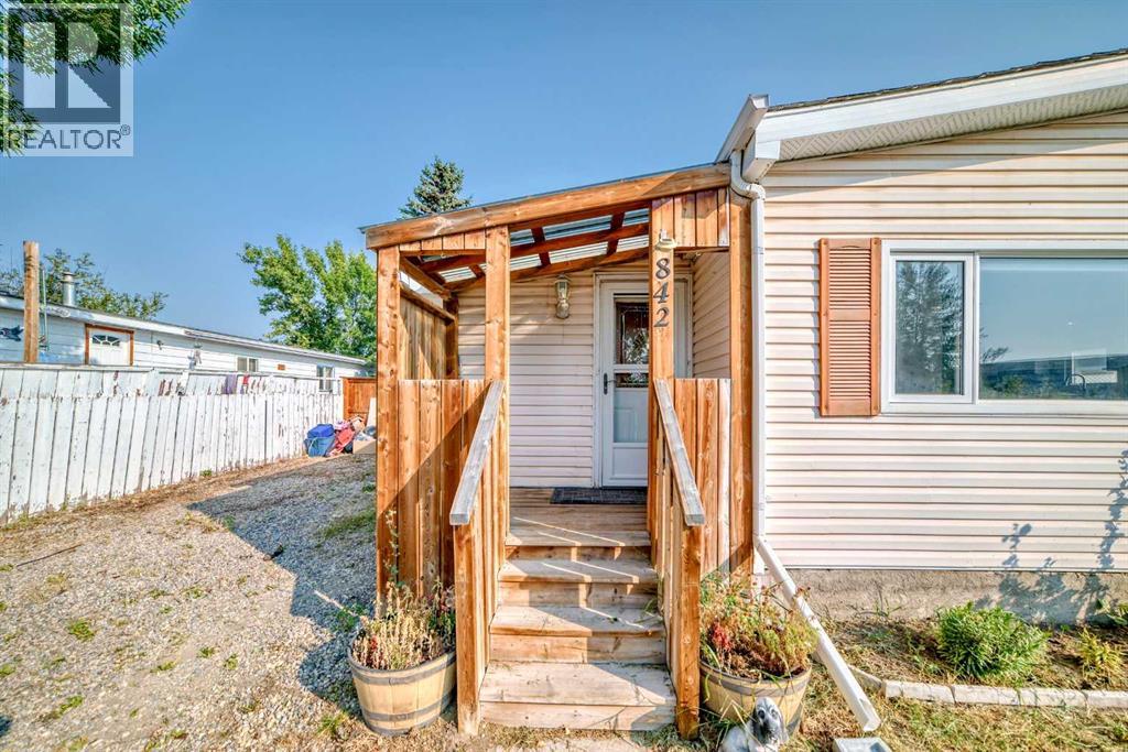 842 Briarwood Road, Strathmore, Alberta T1P 1E8 - Photo 4 - A2255913