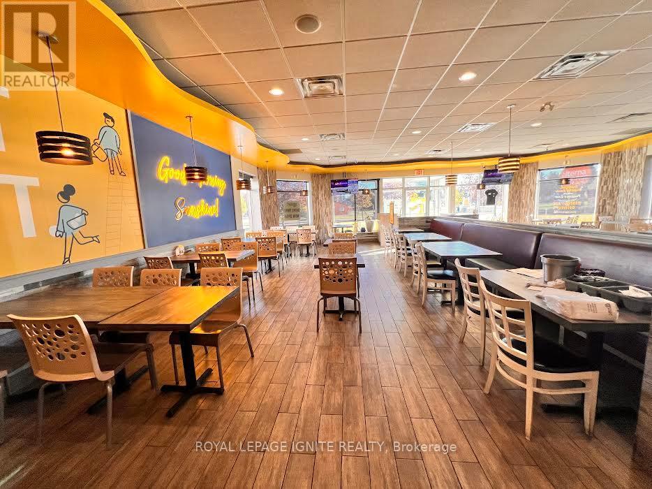 1060 Innisfil Beach Rd. Road S, Innisfil, Ontario L9S 2M5 - Photo 2 - N12634740