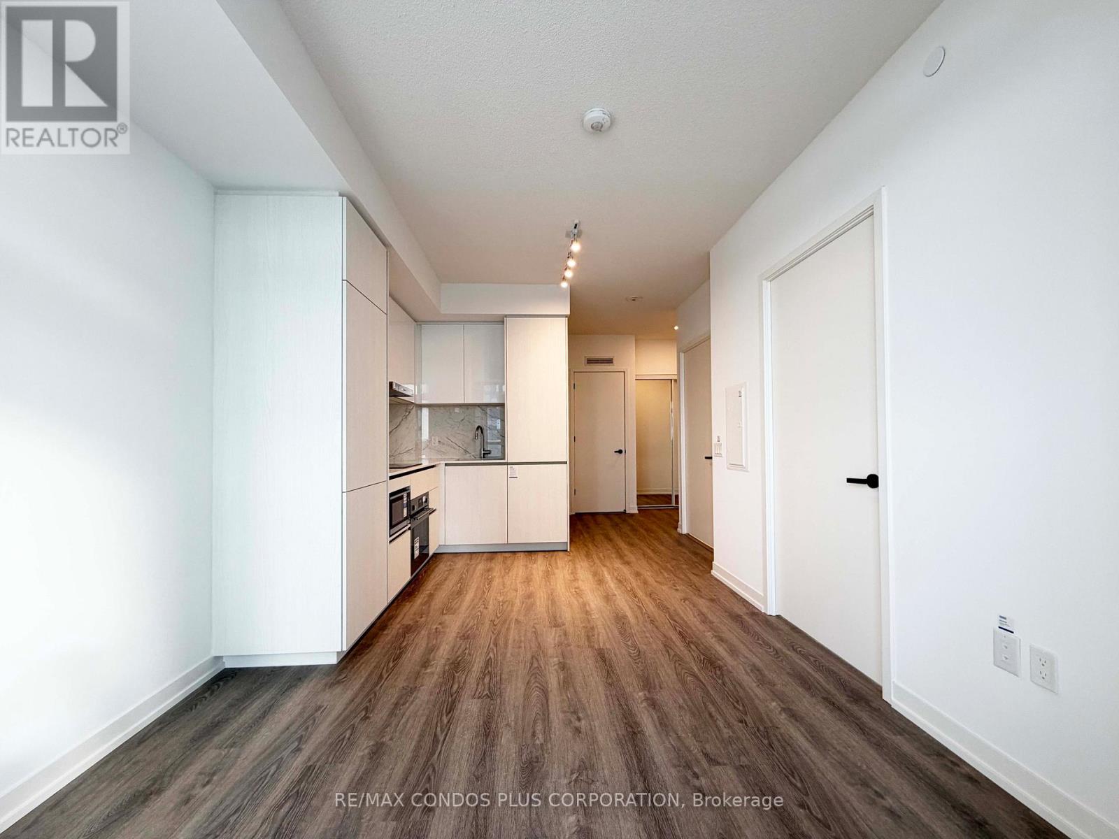 815 - 8 Interchange Way, Vaughan, Ontario  L4K 0R2 - Photo 5 - N12634772