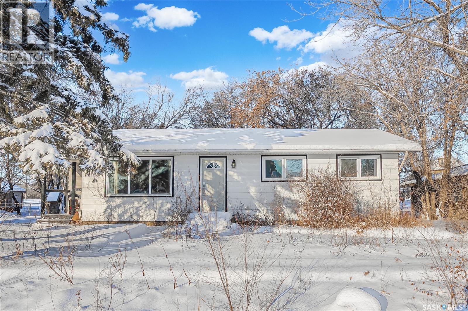 327 1st AVENUE E, Blaine Lake, Saskatchewan