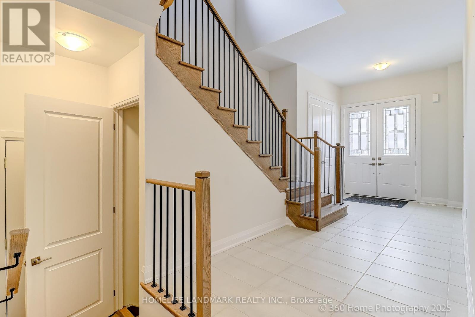 241 Seguin Street, Richmond Hill, Ontario  L4E 2Y5 - Photo 2 - N12634796