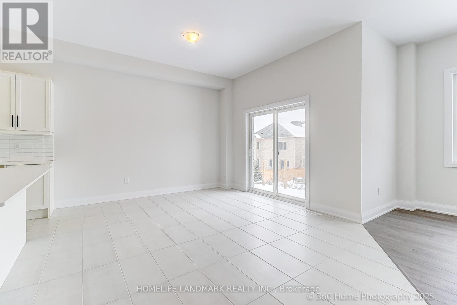 241 Seguin Street, Richmond Hill, Ontario  L4E 2Y5 - Photo 5 - N12634796