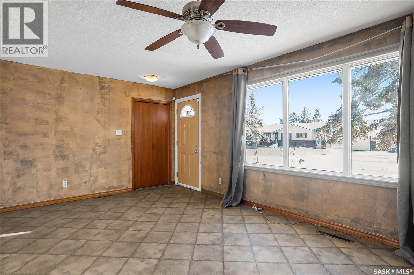 327 1st Avenue E, Blaine Lake, Saskatchewan  S0J 0J0 - Photo 8 - SK025637