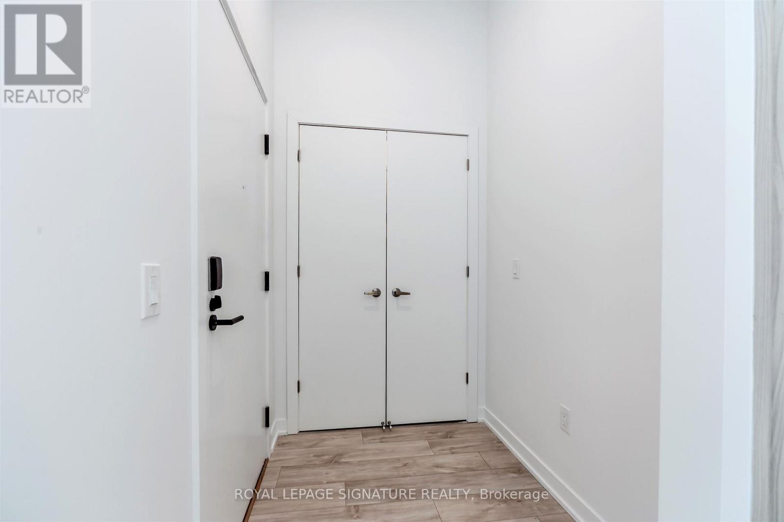 105 - 720 Whitlock Avenue, Milton, Ontario  L9E 2B5 - Photo 2 - W12634734