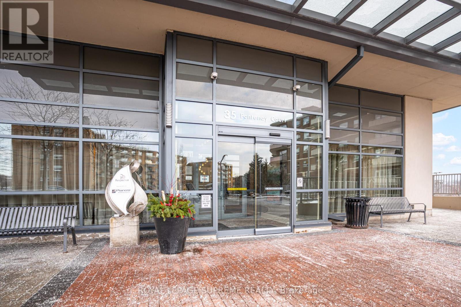 703 - 35 Fontenay Court, Toronto, Ontario  M9B 0E3 - Photo 6 - W12634770