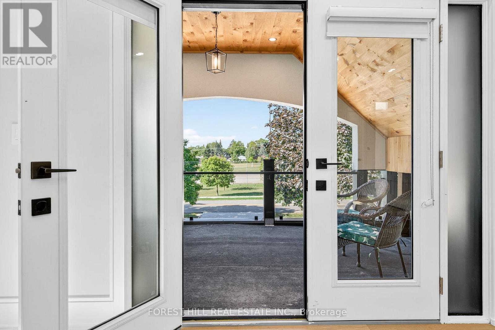 221 Morden Road, Oakville, Ontario L6K 2S2 - Photo 25 - W12634804