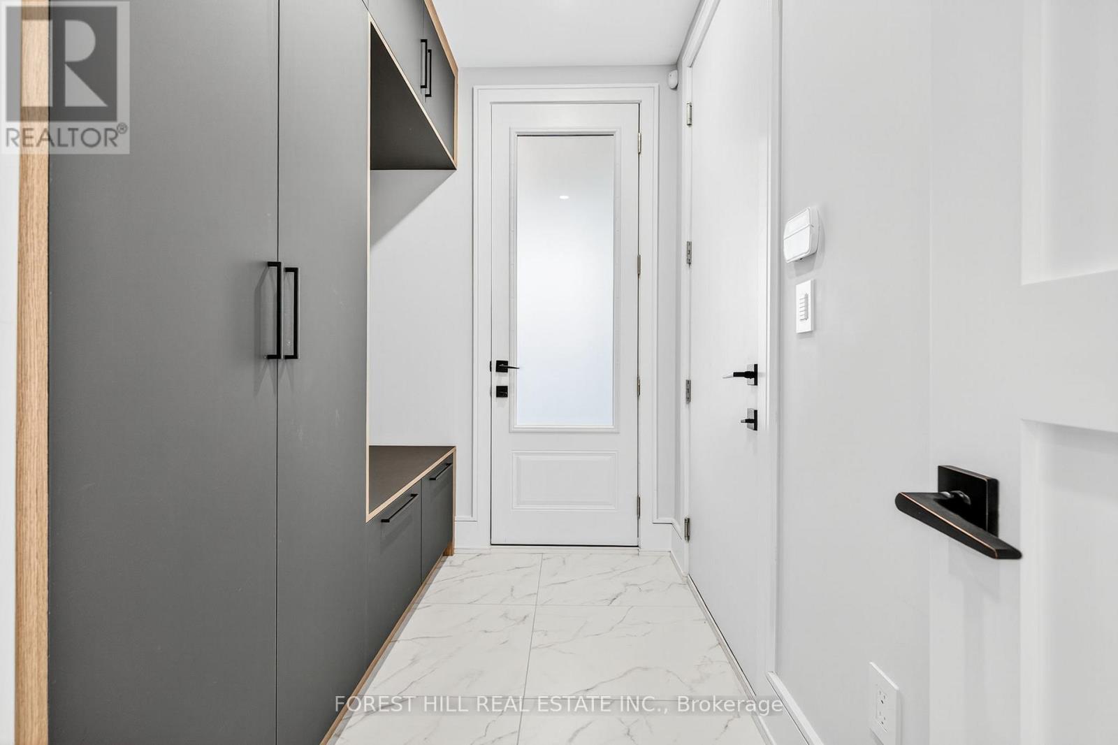 221 Morden Road, Oakville, Ontario L6K 2S2 - Photo 32 - W12634804