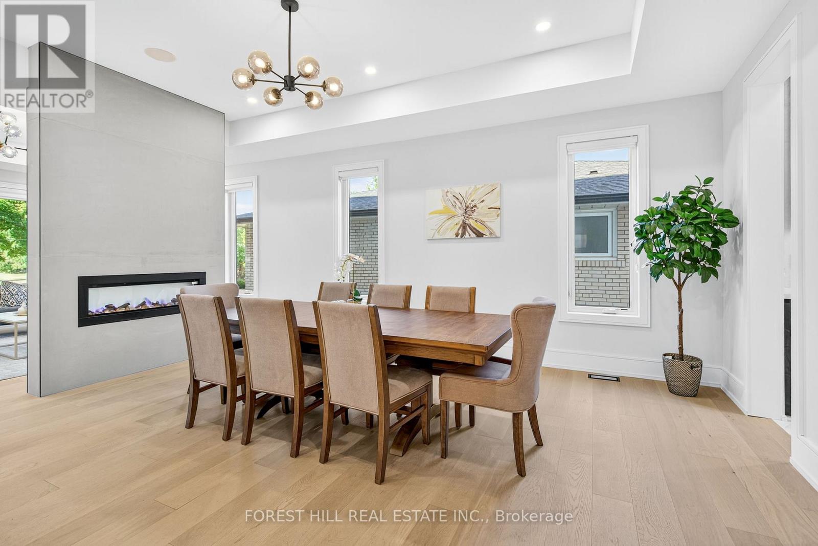 221 Morden Road, Oakville, Ontario L6K 2S2 - Photo 6 - W12634804