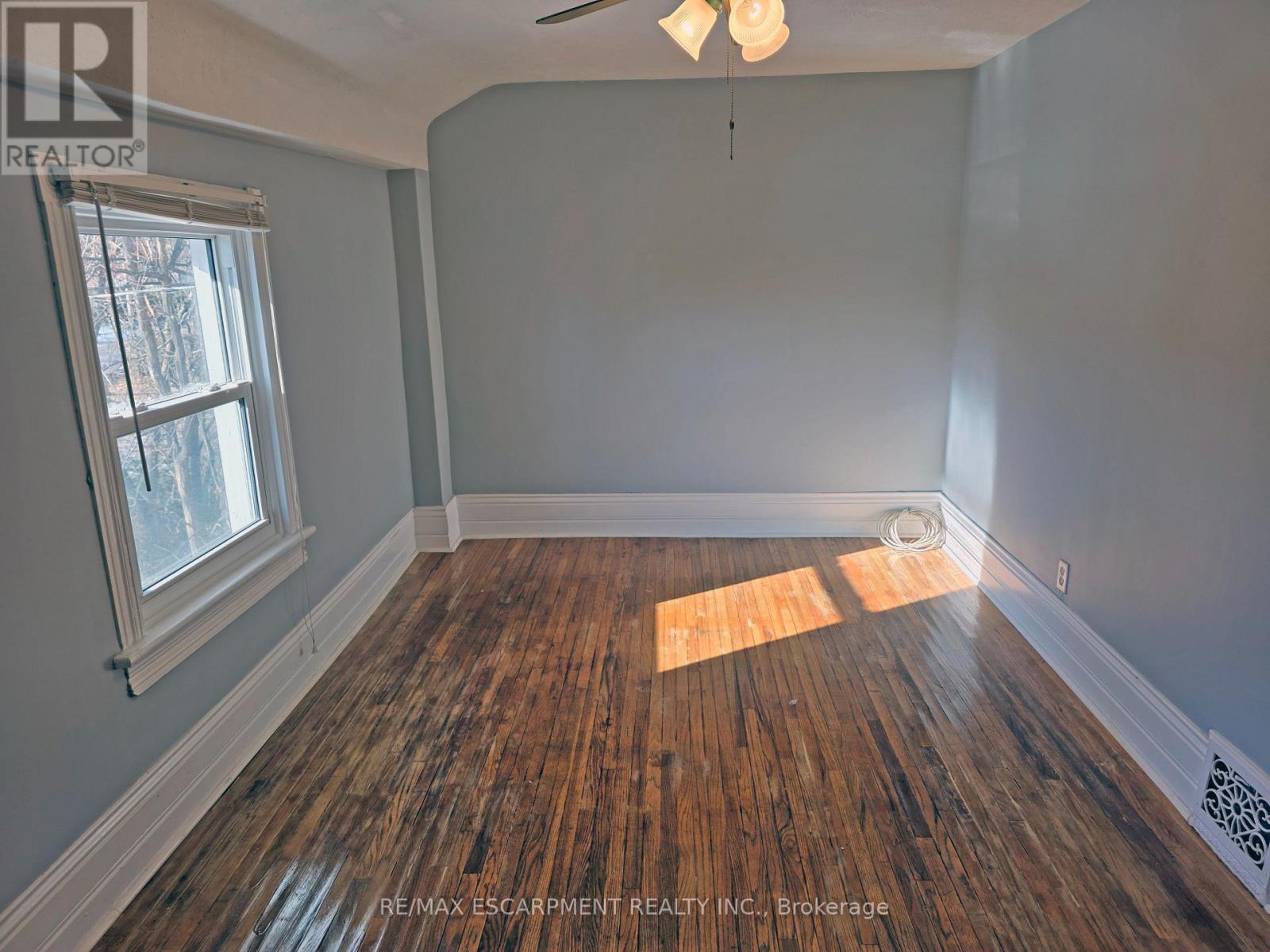 205 Main Street E, Grimsby, Ontario  L3M 1P5 - Photo 14 - X12634696