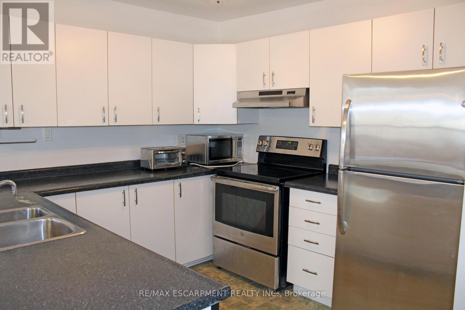 205 Main Street E, Grimsby, Ontario  L3M 1P5 - Photo 9 - X12634696