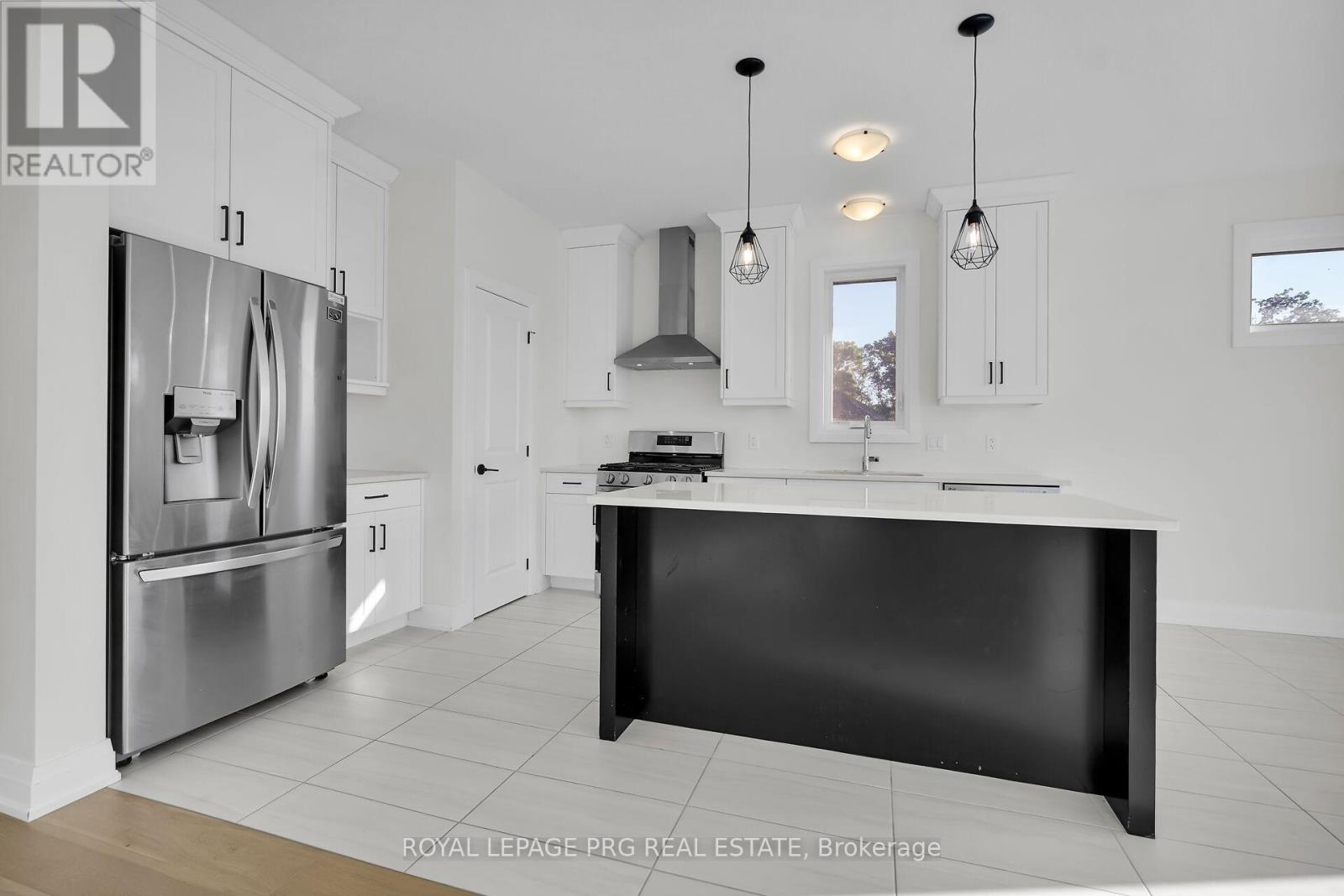 649 Tull Street, Strathroy-Caradoc, Ontario  N0L 1W0 - Photo 9 - X12634818