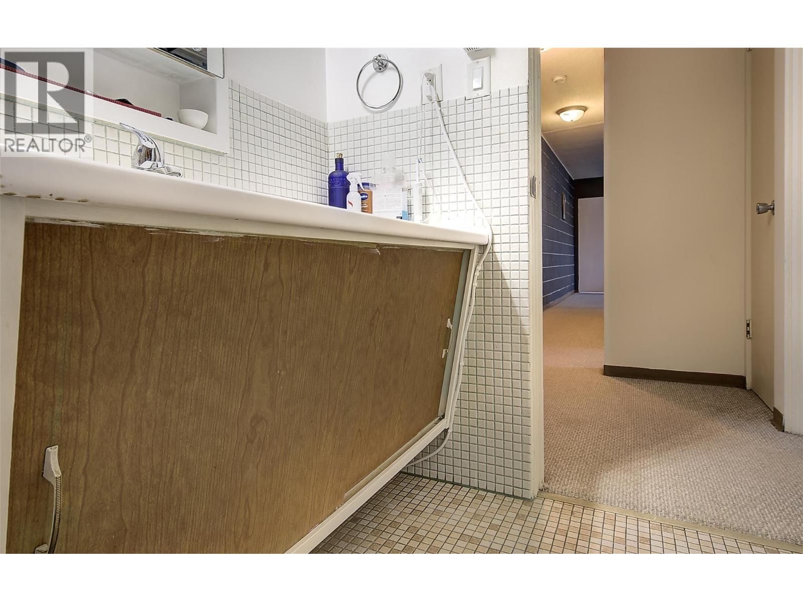 1291 Bernard Avenue Unit# 6, Kelowna, British Columbia  V1Y 8K5 - Photo 14 - 10364756