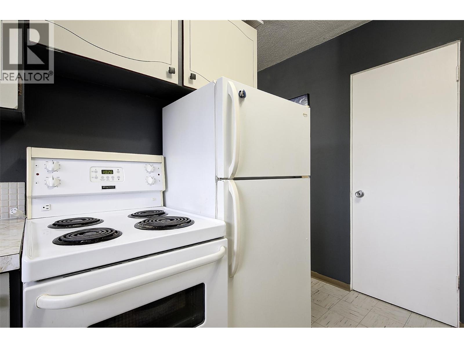 1291 Bernard Avenue Unit# 6, Kelowna, British Columbia  V1Y 8K5 - Photo 5 - 10364756