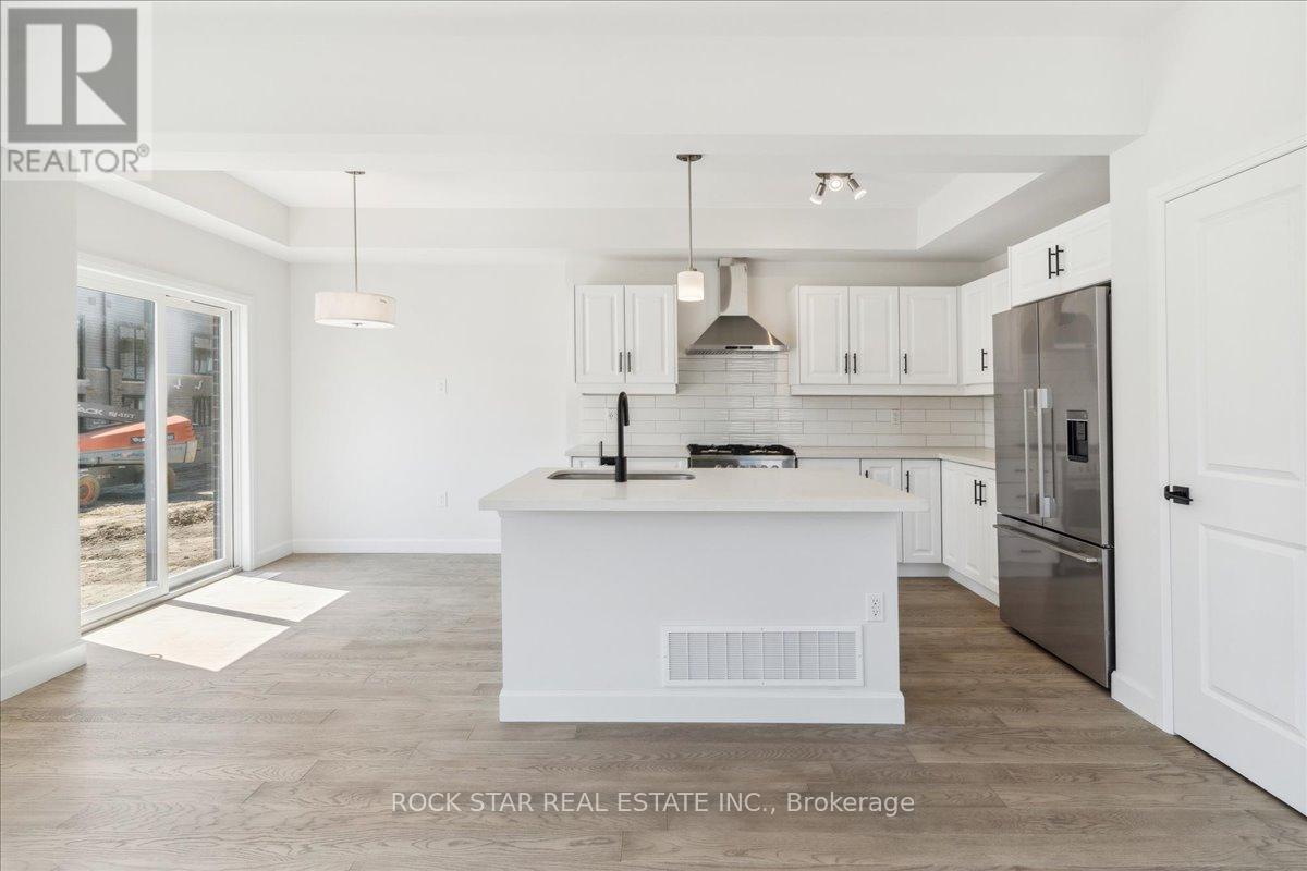 3 Southam Lane, Hamilton, Ontario  L9C 0E9 - Photo 7 - X12634396