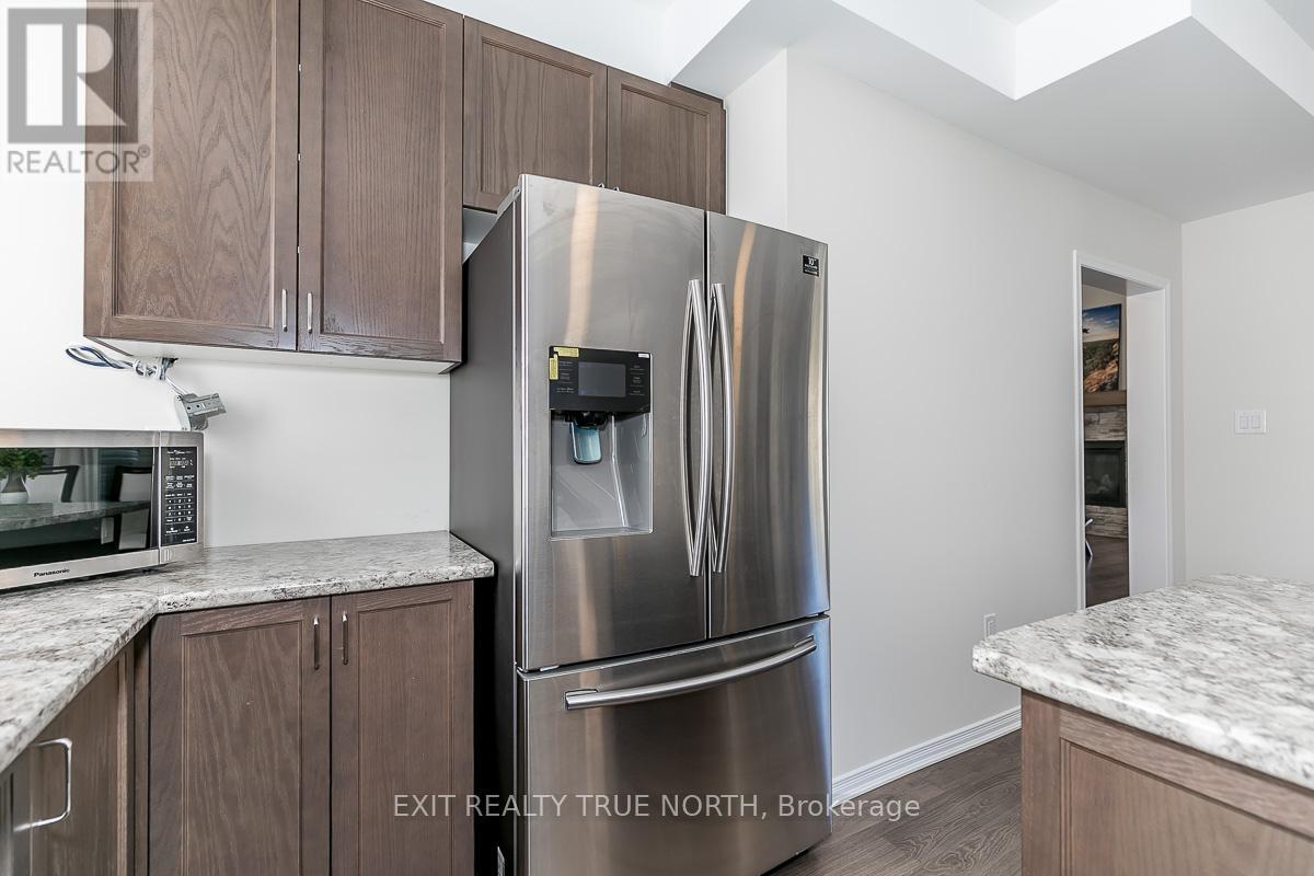 47 Marina Village Drive, Georgian Bay, Ontario  L0K 1S0 - Photo 17 - X12459469