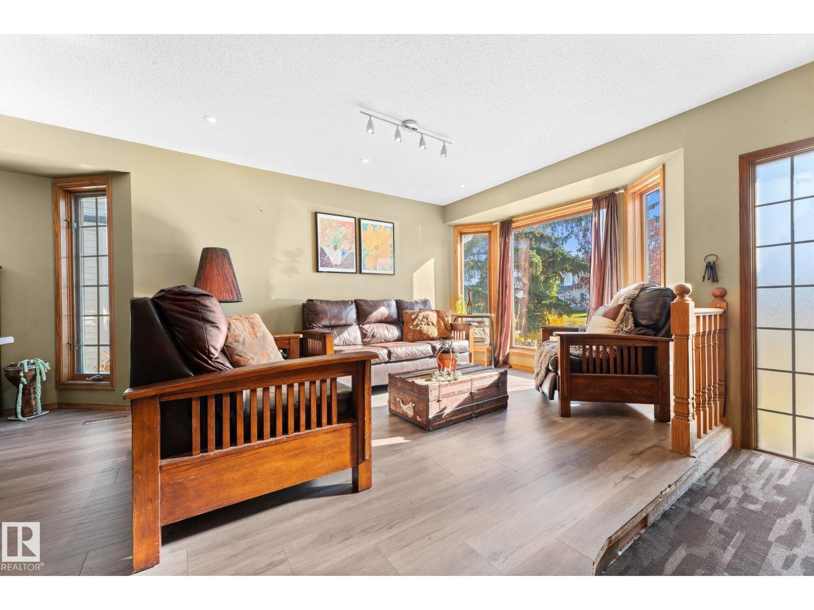 6018 156 Av Nw, Edmonton, Alberta  T5Y 2M8 - Photo 5 - E4462208