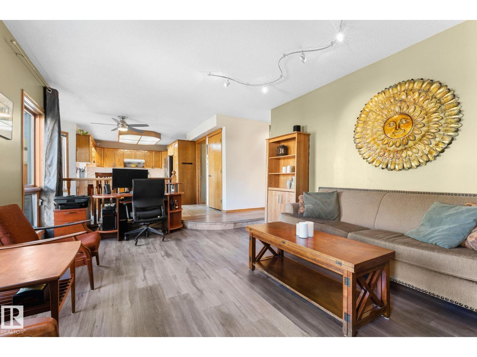 6018 156 Av Nw, Edmonton, Alberta  T5Y 2M8 - Photo 12 - E4462208