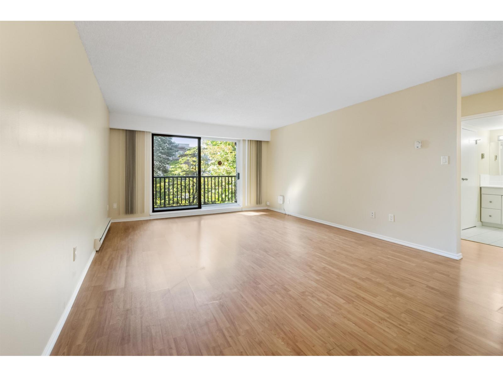 209 15268 100 Avenue, Surrey, British Columbia  V3R 7V1 - Photo 5 - R3053436