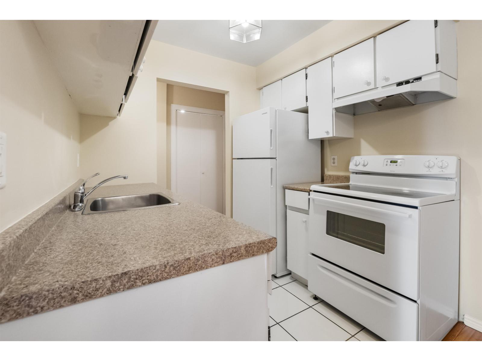 209 15268 100 Avenue, Surrey, British Columbia  V3R 7V1 - Photo 19 - R3053436