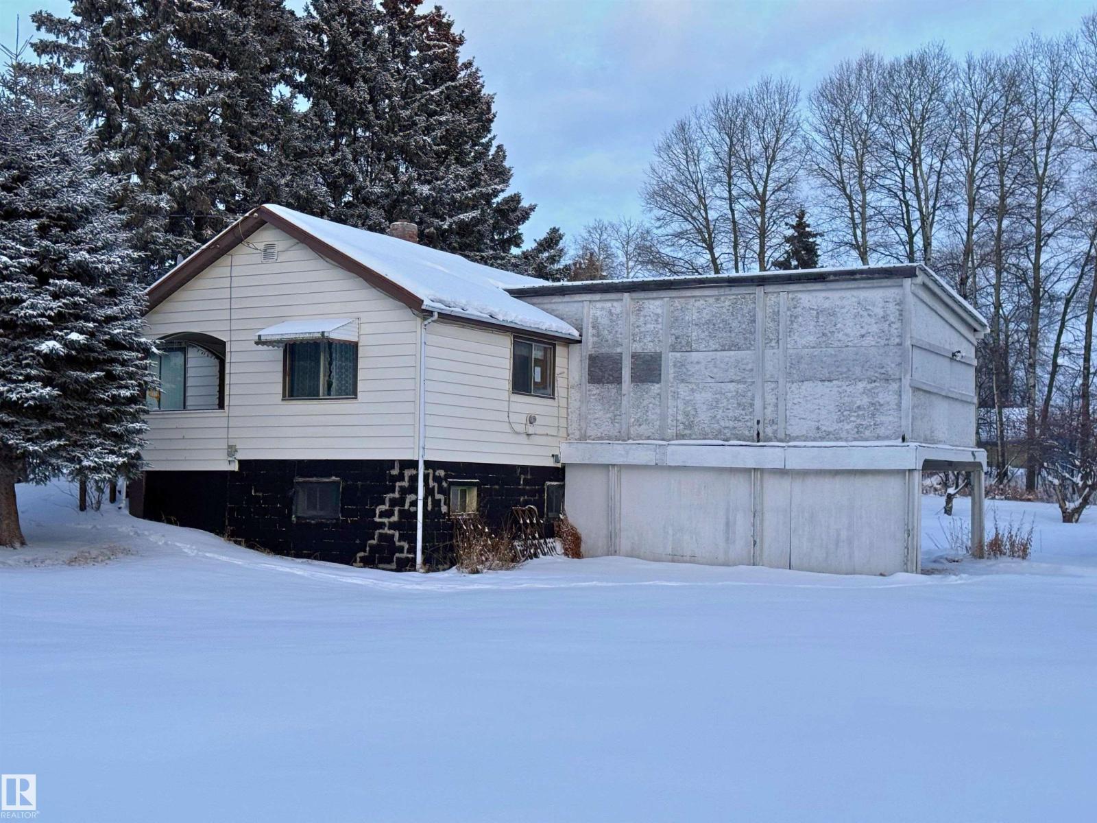 301 4 AV, Winfield, Alberta