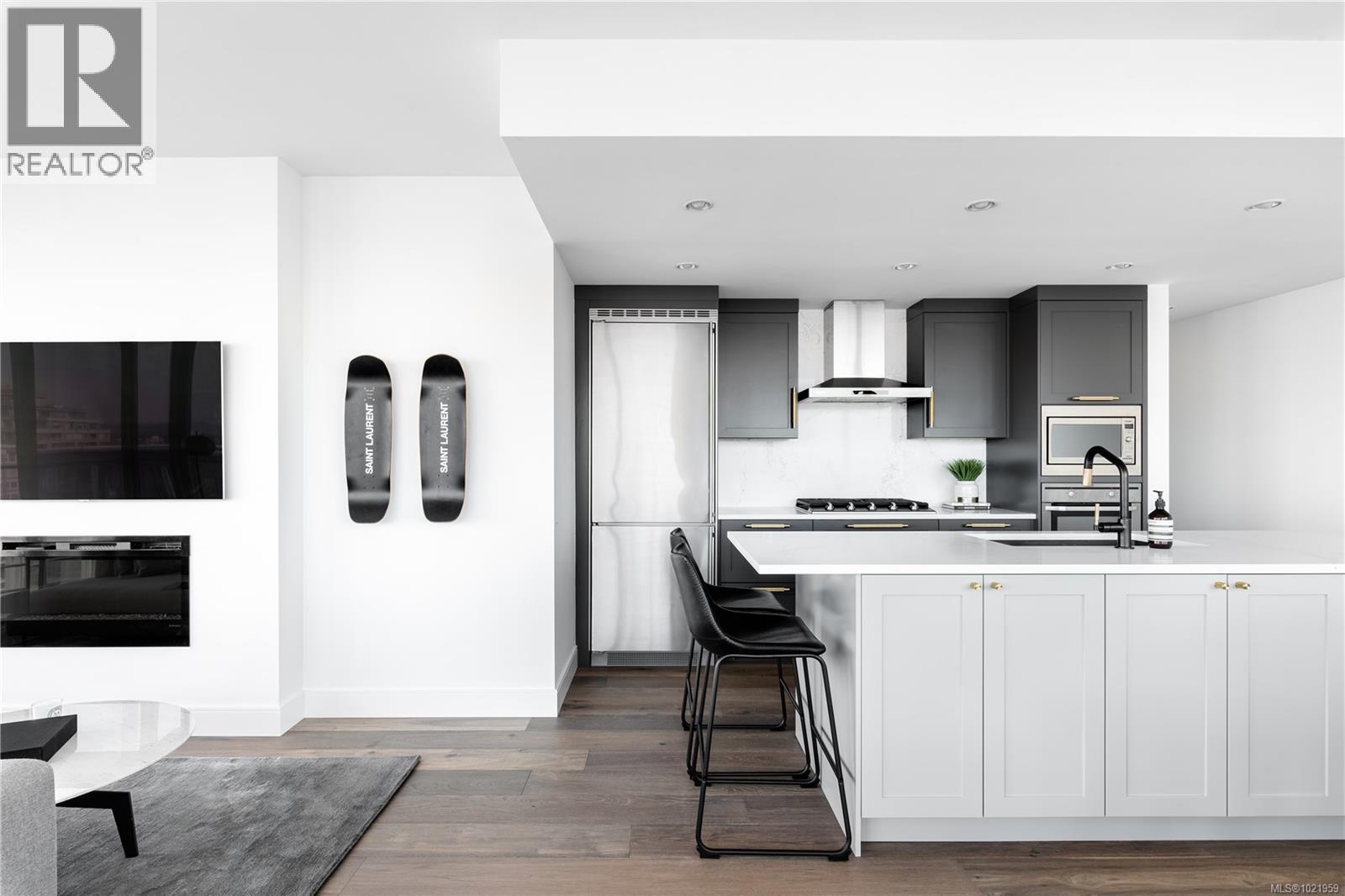 1105 707 Courtney St, Victoria, British Columbia  V8W 0A9 - Photo 3 - 1021959