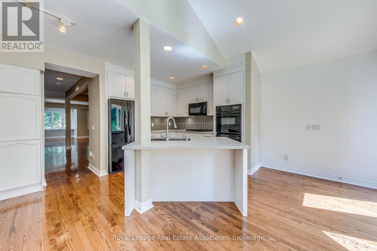 123 Melrose Avenue, Toronto, Ontario  M5M 1Y8 - Photo 17 - C12634856