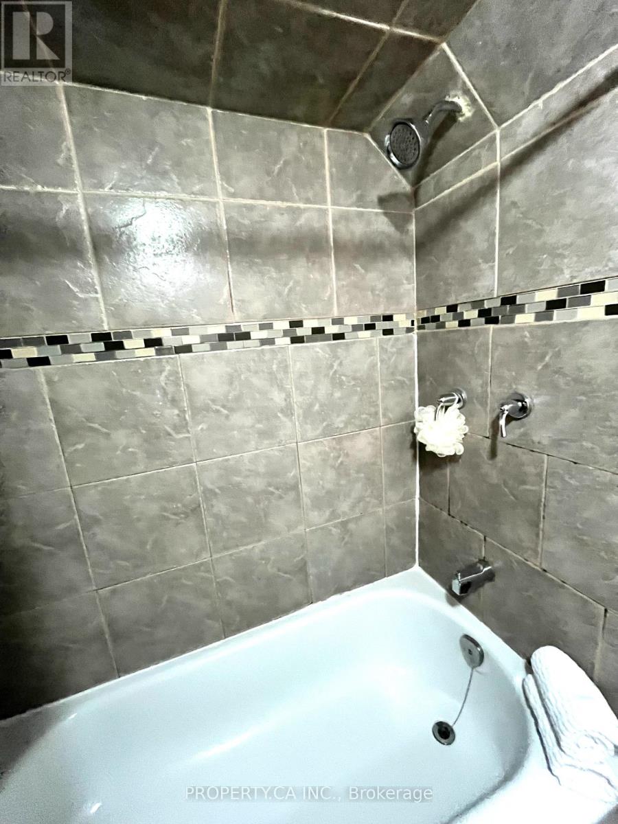 Bsmnt - 234 Bathurst Street, Toronto, Ontario  M5T 2S3 - Photo 11 - C12634902