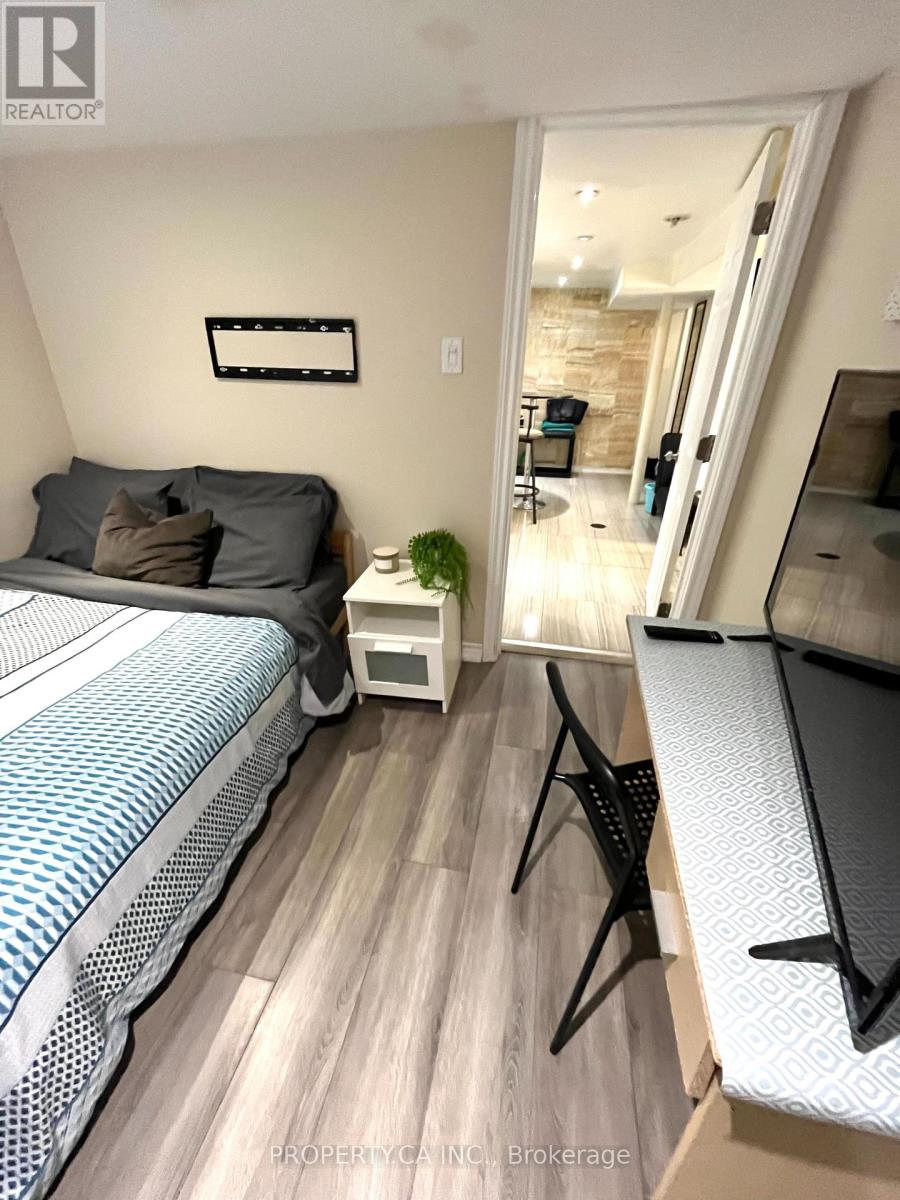 Bsmnt - 234 Bathurst Street, Toronto, Ontario  M5T 2S3 - Photo 13 - C12634902