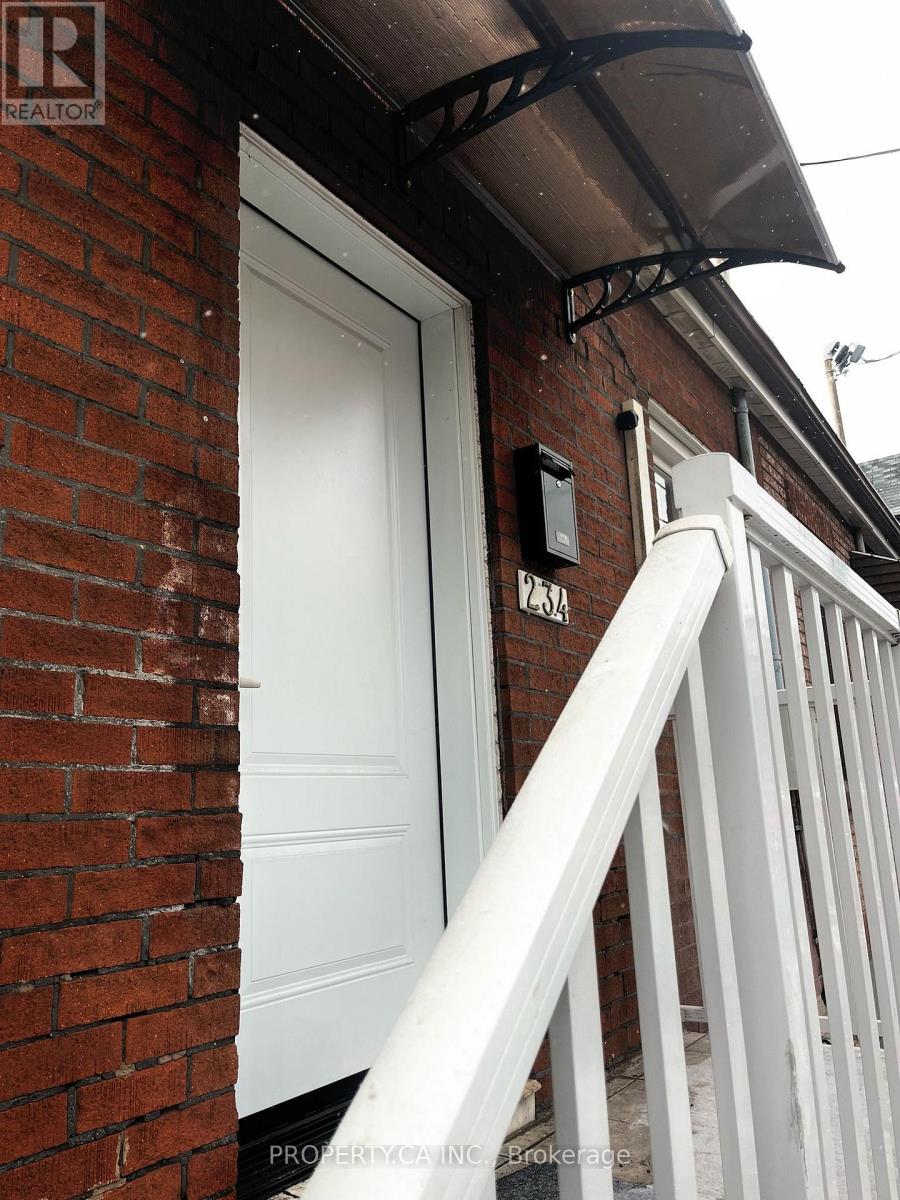 Bsmnt - 234 Bathurst Street, Toronto, Ontario  M5T 2S3 - Photo 18 - C12634902