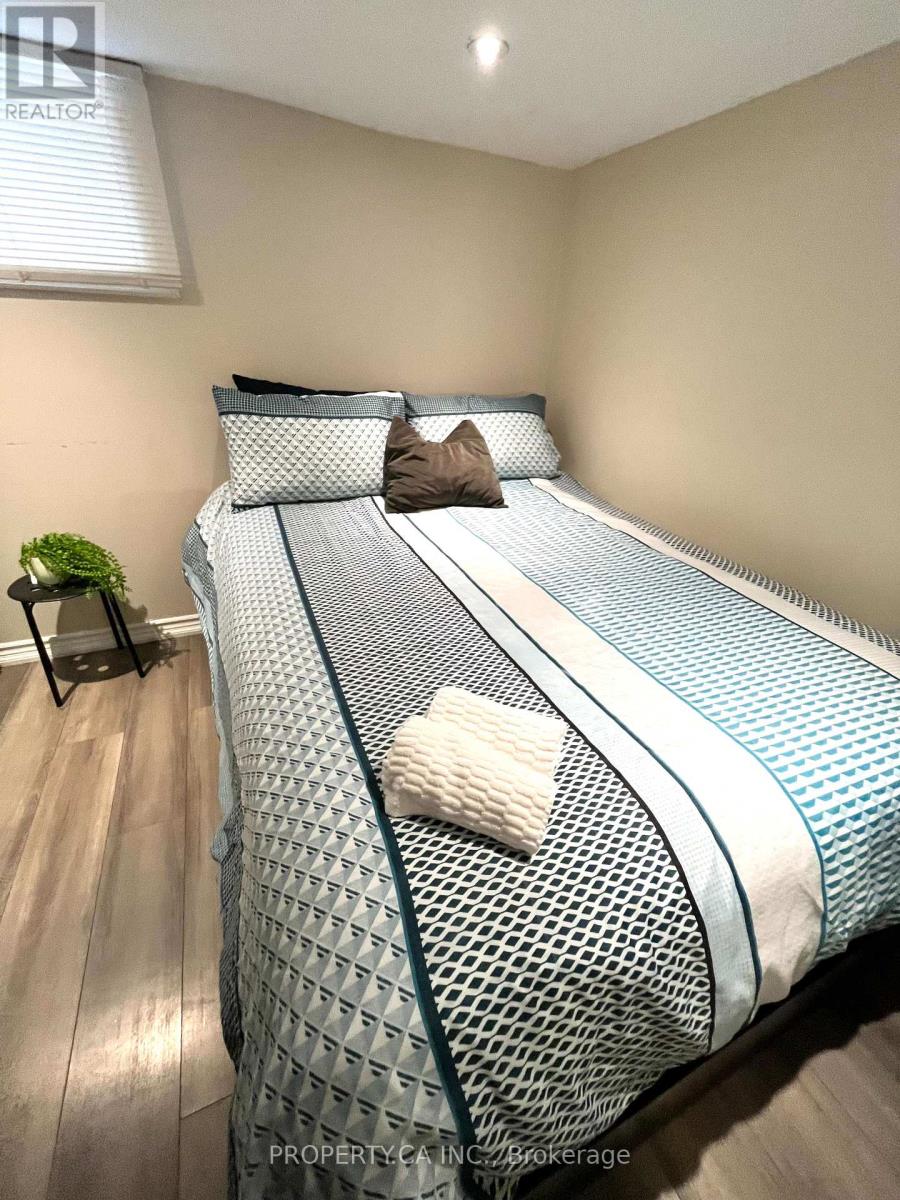 Bsmnt - 234 Bathurst Street, Toronto, Ontario  M5T 2S3 - Photo 5 - C12634902