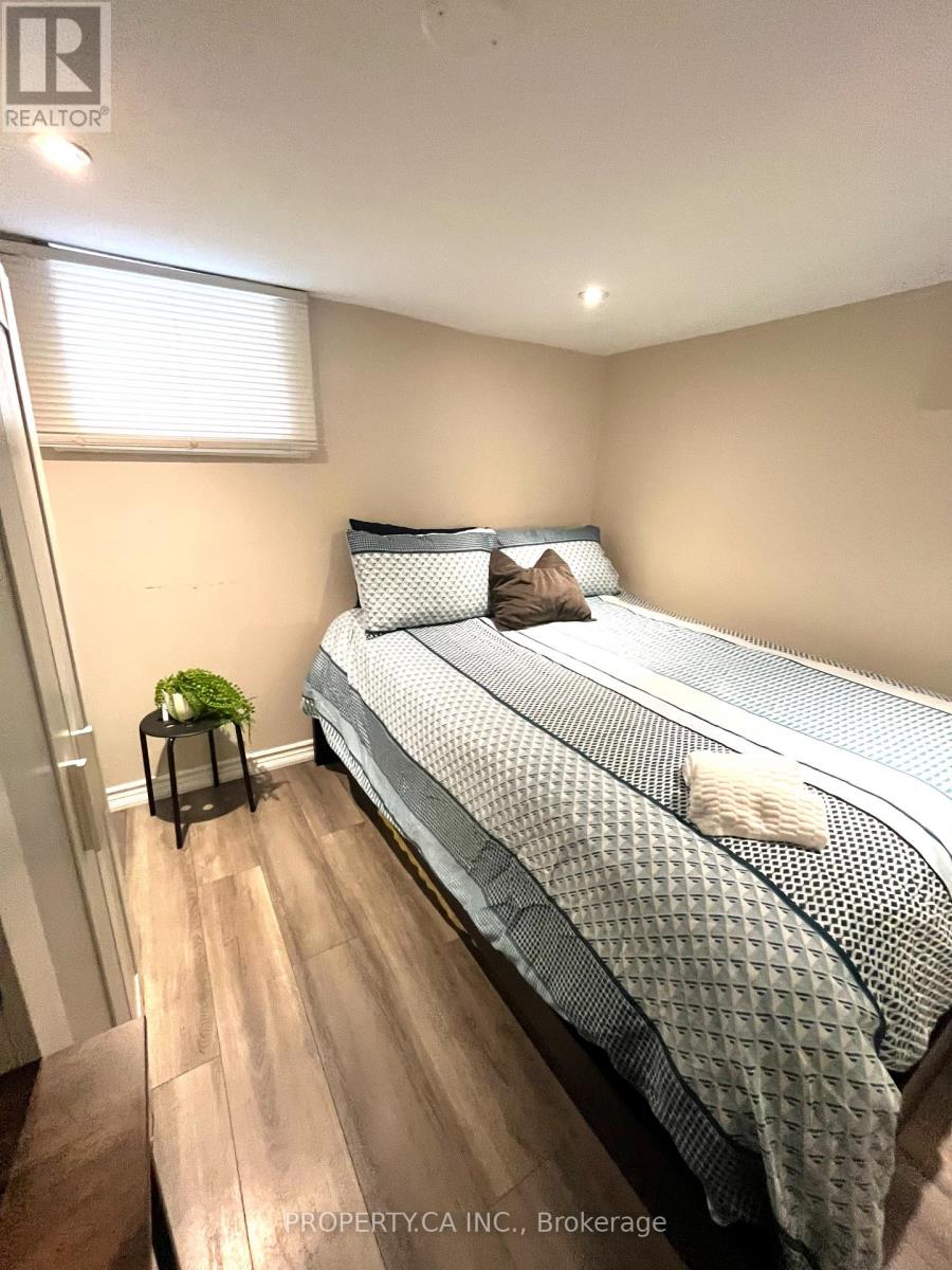 Bsmnt - 234 Bathurst Street, Toronto, Ontario  M5T 2S3 - Photo 6 - C12634902