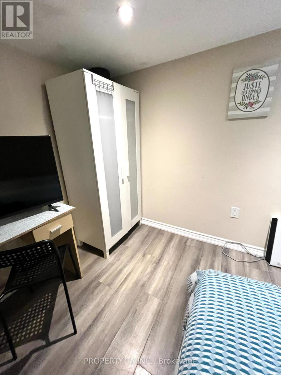 Bsmnt - 234 Bathurst Street, Toronto, Ontario  M5T 2S3 - Photo 8 - C12634902