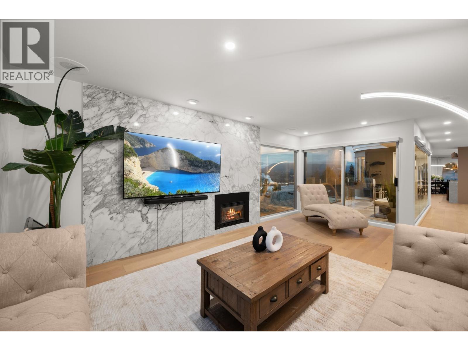 4863 Cambridge Street, Burnaby, British Columbia  V5C 1H9 - Photo 12 - R3073915