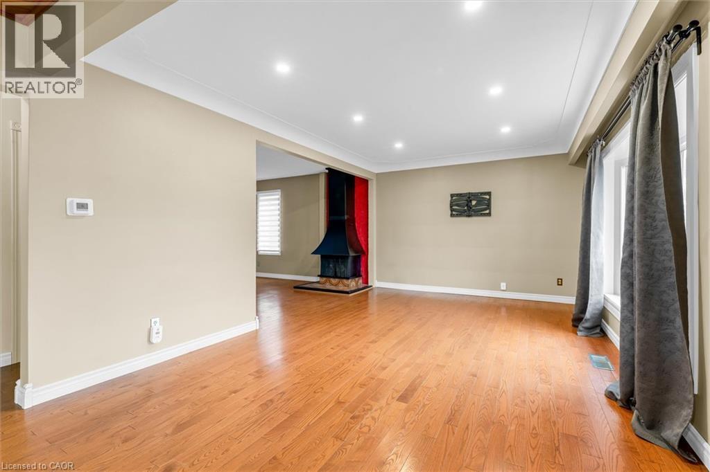 17 Marilyn Street, Grimsby, Ontario  L3M 1V3 - Photo 3 - 40794040