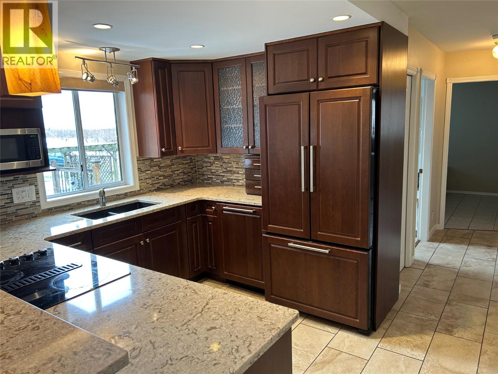 1220 Munson Avenue, Penticton, British Columbia  V2A 8S5 - Photo 6 - 10370986