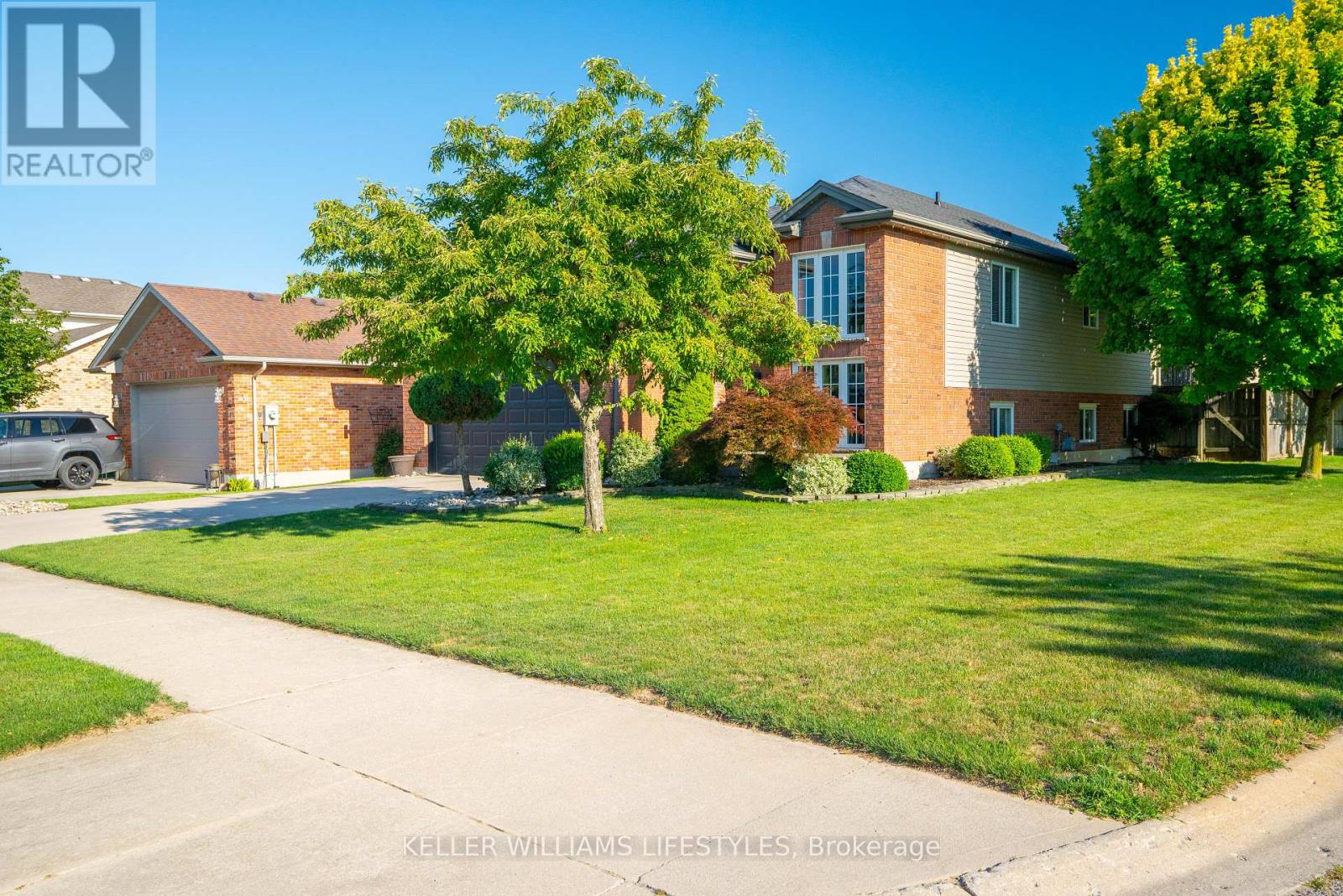 598 Harris Circle, Strathroy-Caradoc, Ontario  N7G 4H3 - Photo 2 - X12459681